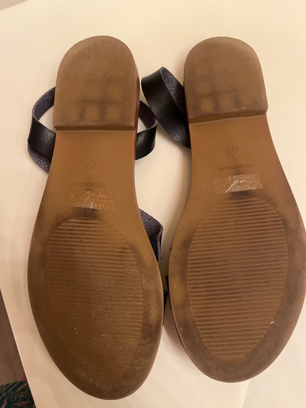 Cushionaire Women's Black Strappy Sandals with Tan Footbed - Picture 3 of 4